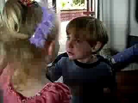 four year olds kissing