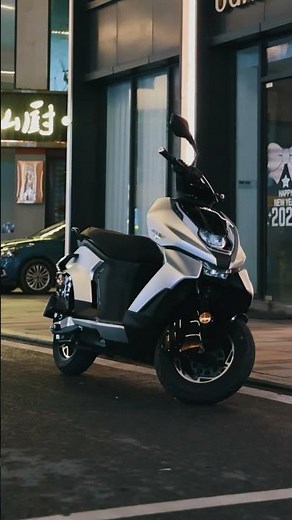 Experience extreme performance with the ZEEHO AE8 S+ #Motorcycle #ebikelifestyle #electricscooter