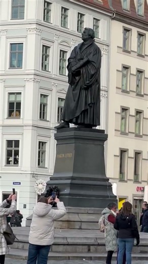 Church bells ringing in December at the Frauenkirche Dresden