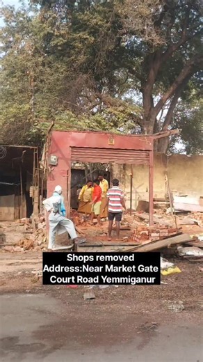 Mana Ooru Yemmiganuru on Instagram: "Shops removal work is going near Gandhi circle opp court road beside vegetable market gate traffic issue may occurred better avoid this route . . . Do follow @manaooruyemmiganuru for regular updates . .. . . #Yemmiganur #instadaily #traffic #instadaily #muncipalcorporation"