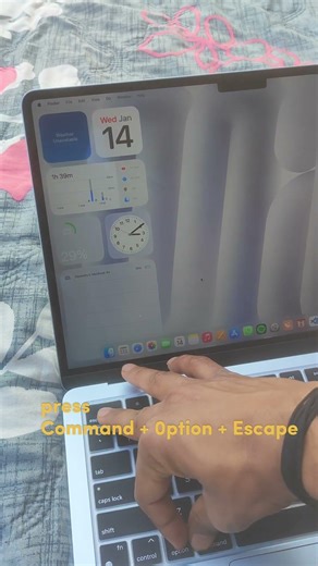 MacBook use like a pro 🤫👨🏻‍💻😎 #macbookairm4 #smartphone #macbooklcd #macbook #windows #laptop