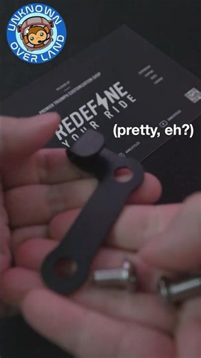 Chill Install - Helmet Hook on the Speed Twin 1200