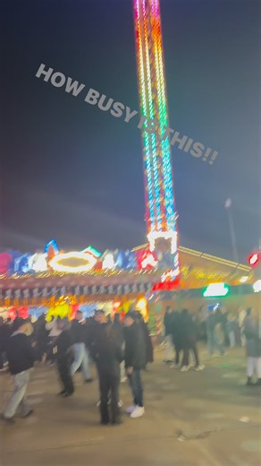 Final Rides! Look how busy Winter Wonderland is at closing time!! #hpww #ww #winterwonderland #fyp #fblifestyle | Franks' Fun Fair Photos