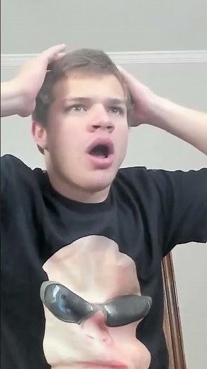 Jynxzi Realizes How Bad His Headset Dent Is