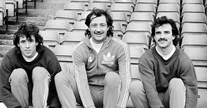 Leeds United fans pay tribute to 'true entertainer' Frank Worthington