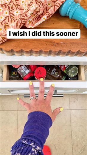 Simple way to store and organize our kitchen spices ✨🧂#spices #kitchenorganization #magnets