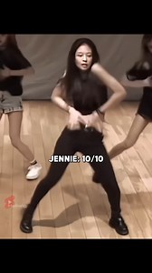 does Lisa have a neck pain？？🤣🤣 #blackpink #lisa #jisoo #jennie #rosé #lalisa | Kimlimas