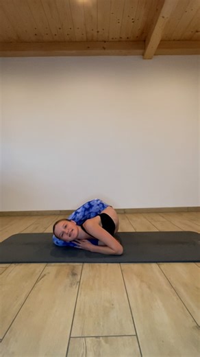 mariathecontortionist on Instagram: "Training never stops — contortion time! 露‍♀️ #contortion #contortionist #flexibility #gymnastics #sportgirl #sportmotivation #training #art #bendy #goviral #yoga #sport #contortion_post #contortiontraining"