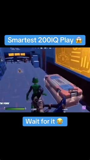 Fortnite: Hilarious 200 IQ Play Ends in Defeat 🤣