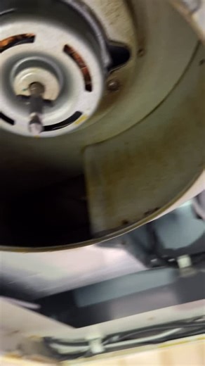 Q’s合同会社/清掃/秋田 on Instagram: "連日の在宅レンジフードクリーニング♪ 12月も後半戦 業務もギッチリと詰まってまいりました😅 いつもの師走よりまったりしてるなぁ… なんてのは気のせいでしたw 残すところ2週間弱 体調管理に気をつけていきましょう！ 明日もご安全に！"