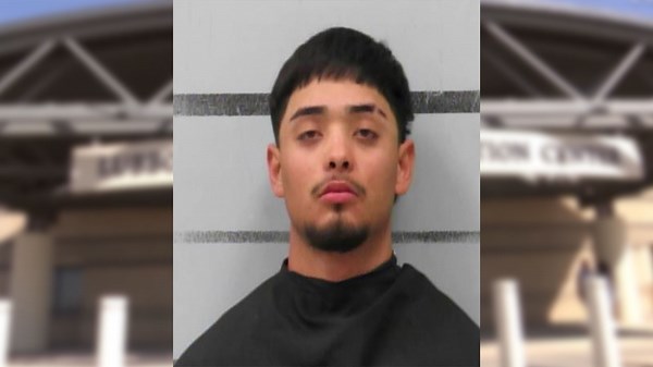 Fake Uber driver accused of kidnapping women on Broadway St. in Lubbock
