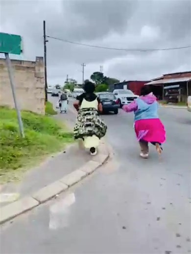 48K views · 134 reactions | Njengoba kuza amaholide Uma abantu bekushiya, ngawe phela shiyeka. Uma umuntu Kade enomcimbi wangakumema musa phela ukumqulisela ukuthi akakumemanga Uma abantu beziqgelisa kuwe musa ukuzama ukuzifaka Ngoba mawuphoqa ekugcineni kosuku uwe ozozwa ubuhlungu bese uzonda abantu Kanti uyazigaxa Nala ungadingeki khona #cultura #MovieNightSnacks #movieclips #movietime #culture #comments #trandingreels #traditional #trendingreel #movie | Amasiko Nemikhuba | Facebook