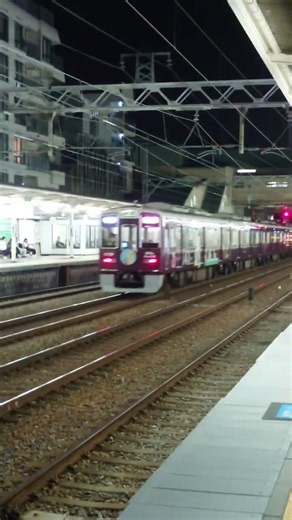 おさるのジョージ号の高速通過 (六甲駅) Curious George Train (Kobe City, Japan)