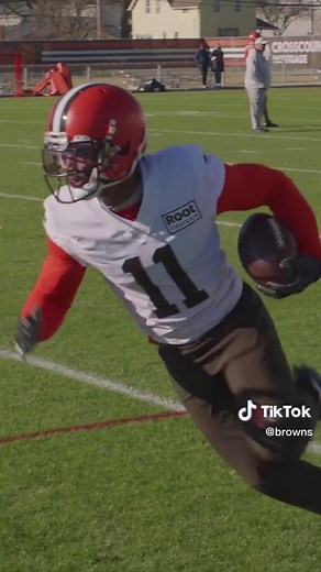 that spiral is so mesmerizing #browns #nfl #nflhighlights