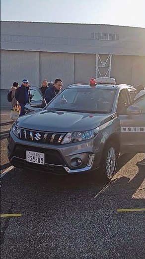 神奈川県機動警察通信隊車両、スズキ・エスクード（災害や事件事故の現場に駆けつけ、現地映像の送信任務に当たる部隊）、【令和8年神奈川県警察年頭視閲式、神奈川県警察第一機動隊訓練場】👮🚨