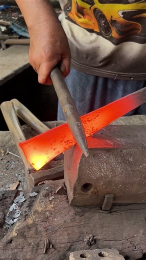 Watch This Traditional Blacksmith Technique