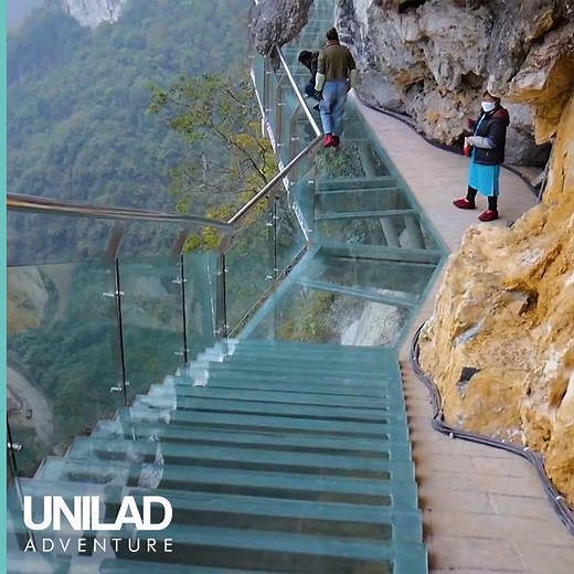 This scary bridge in China is not for the weak hearted 😲🇨🇳 | UNILAD Adventure