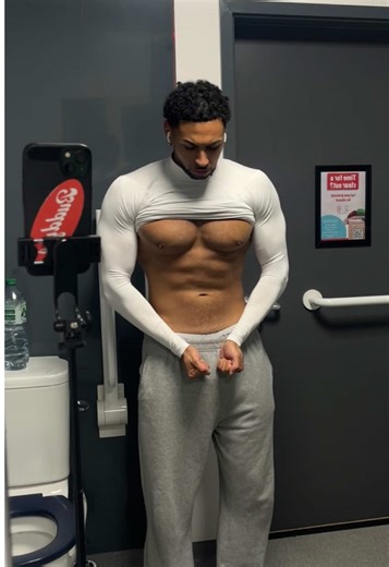 White Compression goes crazy #fyp #viral #aesthetic #lightskin #physique