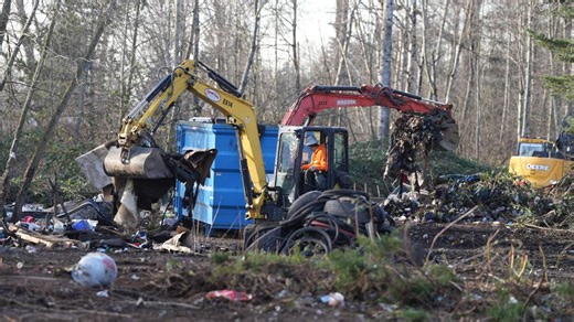 Clearing begins at Bellingham’s Bakerview encampment with excavators, hand crews on scene