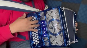 Aprende nuestras canciones en el acordeón! Palomazo Tutoriales #GrupoCayado. | Grupo Cayado