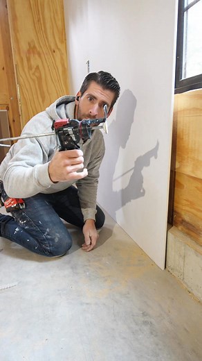 700K views · 2.1K reactions | I modified this caulking tool so that way I can use it to lift up these drywall sheets while working by myself! #carpentrytips #construction #contractor #tipsandtricks #HomeImprovement #hacks #carpentry #builder #deck #tools #diy #fblifestyle | Your Favorite Contractor | Facebook