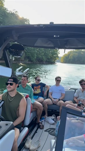 83 reactions | Lake life isn’t just about the homes, it’s about the moments. Like pulling up by boat for lunch or dinner at @fishtaleslakelanier in Flowery Branch!  Another reason we love calling Lake Lanier home.  6330 Mitchell St. Flowery Branch, GA #livingonlakelanier #lakelife #lakelanier #lakelanierrealestate #lakelifestyle #boatinglife #boatlife | Teresa Smith Living on Lake Lanier | Facebook