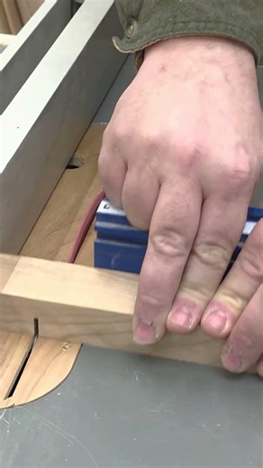 Perfect half-lap every time. No measuring, no guessing #woodworking #microjig #diy