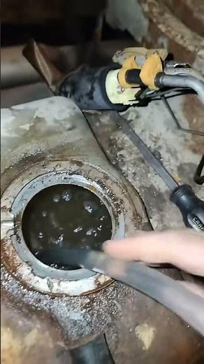 Siphoning Liquid with Jiggle Siphon#siphoning #jigglesiphon #watertransfer #diytools