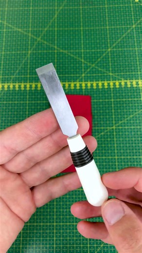 The trick to opening your buttonholes perfectly #sewing #diy