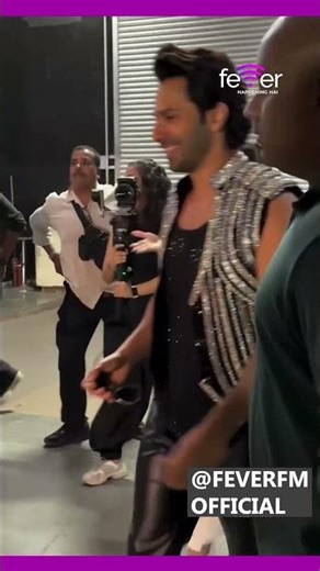 When #jacquelinefernandez Meets #varundhawan — Fans Go Crazy | #trending