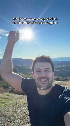 I literally feel like running through walls when I listen to SPARTA #edm #dancemusic #avicii