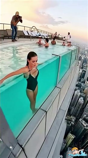 Infinity Pool Falls Apart!#this viraltiktok #fyps viral #skyfall#parachutefail