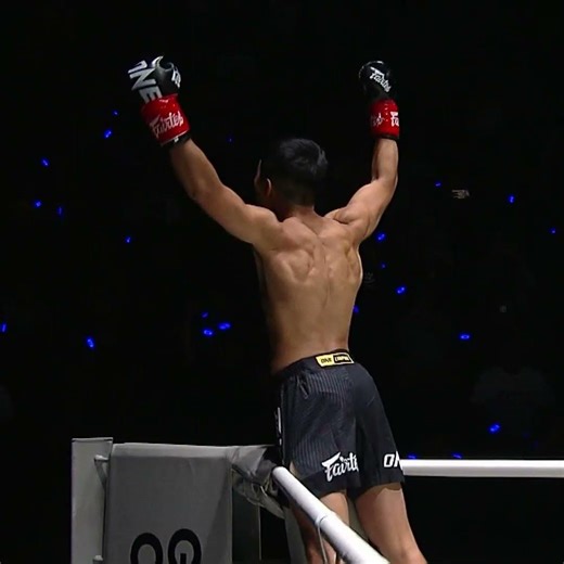 BRUTAL knee 🦵 Isaiah Badato KOs Retsu Sashida in Round 1 of his ONE Friday Fights debut!