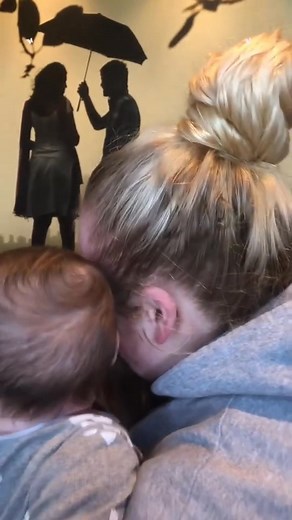 113K views · 4.7K reactions | The Moment My Best Friend Saw Me Again凉#SurpriseReunion #BestFriend #BackHome #FamilyLove #Surprise | reunion moment | Facebook