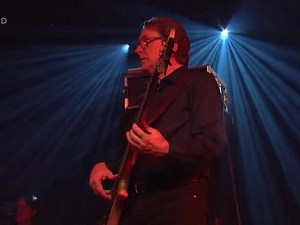 09/10丨迈克·斯特恩「Mike Stern五重奏」深圳站Mike Stern给你最强现场！ 他是“当代最杰出的吉他⼿之一” 、“曾与传奇⼩号演奏家Miles Davis 合作多年“、“六次格莱美提名，两次在其他参与录制的专辑赢奖” “2009年被⾳乐杂志「DOWN BEATS」列为世界最优秀的吉他⼿”“两度荣获吉他杂志Guitar Player Magazine's最⾼荣誉” 。来现场，感受