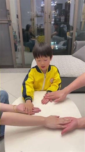 Boost Your Child's Reaction Skills with Fun Palm & Hand Game