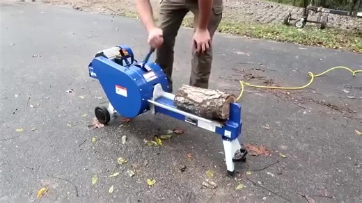 🔥 Power Through Wood Fast. With 7 tons of splitting force and a dual-flywheel design, this electric log splitter cracks wood in just 2 seconds. Perfect for logs up to 20.5" long and 12" in diameter—fast, efficient, and powerful. | Giakas Heather Lia
