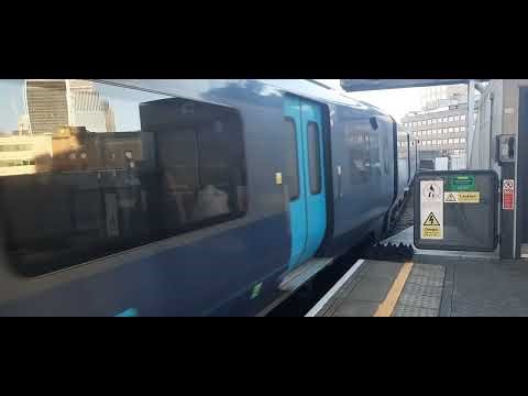 19/12/25 Southeastern Citybeam 707024 Charing Cross Service London Bridge Railway station