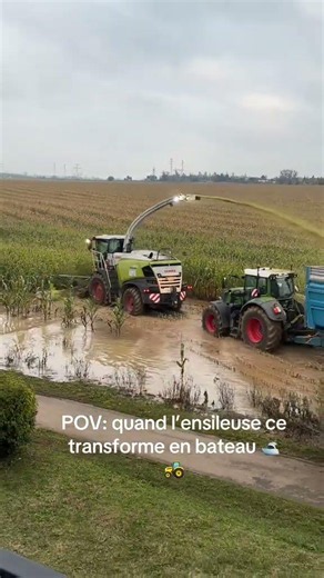 FARMING - WHEN THE FORAGE HARVESTER GETS STUCK IN THE WATER #farming #tractors #farmers #marca2c