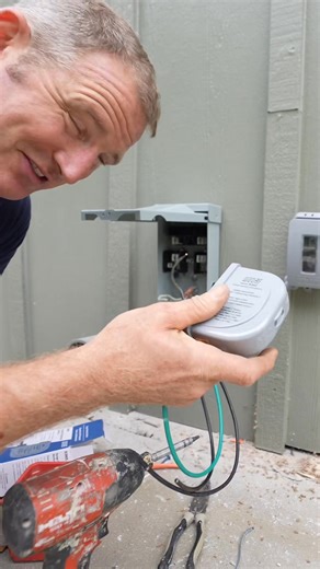 1.1K views | Surge protector for AC unit 朗朗 #DIY #hvac #homeimprovement #garage #electrical #bathroomremodelingteacher | Bathroomremodelingteacher | Facebook