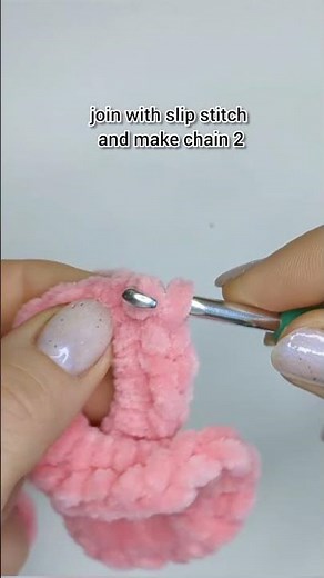 Easy Crochet Scrunchie 10 Minutes Crocget Project #crochettutorial #crochetscrunchies #easycrochet