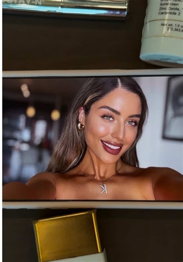 A sleek six-item beauty lineup that will have you glowing at the gym WITHOUT any makeup. #beautyhacks #makeuptutorial #dailyskincare #makeuplook #quickglow @Celly @Drunk Elephant @SACHEU Beauty US @dr Jart Skincare @Anastasia Beverly Hills