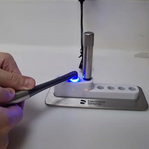 Testing Woodpecker Curing Light with SmartLite Pro - Dentsply radiometer