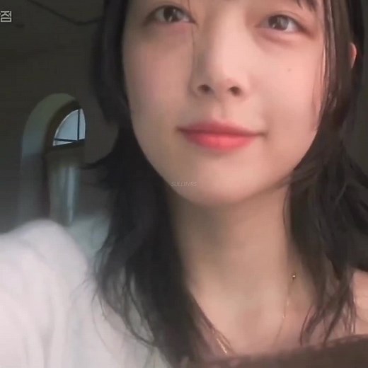 Remembering Sulli: A Tribute to a K-Pop Icon