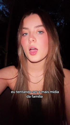 Vídeo de Julia Dantt (@juliadantt_) relacionado a prima