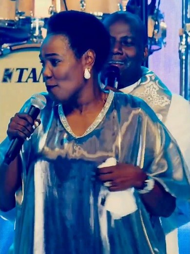 Pale kilele,《Namuona Nani!》NOW PLAYING ON #YouTube #Gacūmbīrī #PaleKilele#WorshipMomentsWithDrSarahK