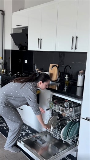 Eda Kurt on Instagram: "❗️Arnova sigortadan benim aracılığımla BES VEYA Hayat Sigortası yaptıran herkese 👉🏻 Ücretsiz fon danışmanlığı 👉🏻 Beauty Taucan by Burcu Türker’de \u0015 indirim kazanıyorsunuz. ⛔️ AYRICA 👇🏻 🌸 Sağlık sigortası yaptıran kadınlara özel Riskli Hastalıklar Sigortası hediye 🎁 👉🏻 Bu kampanya sadece benim aracılığımla gidenlere özeldir!🤩 ✅ Detaylı bilgi ve fiyat için @avantajli_sigorta ‘ya mesaj atabilirsiniz🤍 #vlog #ev #temizlik #düzen #yemek #sigorta #reklam #isbirl