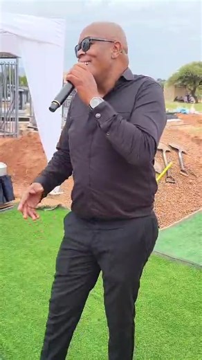 Good morning family, I sang this song yesterday in Marulaneng Mokopane Limpopo.....and it wasn't an easy one. This was my first Performance since Ntsinki's passing....BUT GOD STRENGTH AND MERCY SHOWED UP 🙏 MODIMO O YA TSHEPAHALA.... Blessed Sunday Family | Teboho Moloi