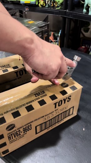 Unboxing Jurassic World Dinosaur Toys from Hammond Collection