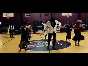 WHO U WIT LINE DANCE